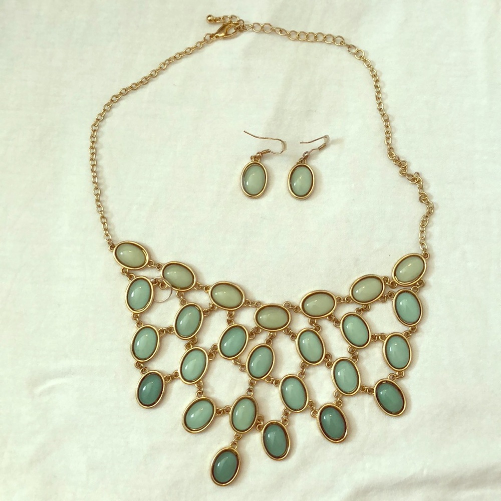 Statement necklace and earring set
